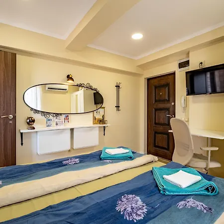 Historic Place With Paid Parking * וארנה