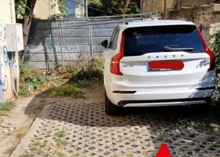 דירה Historic Place With Paid Parking *