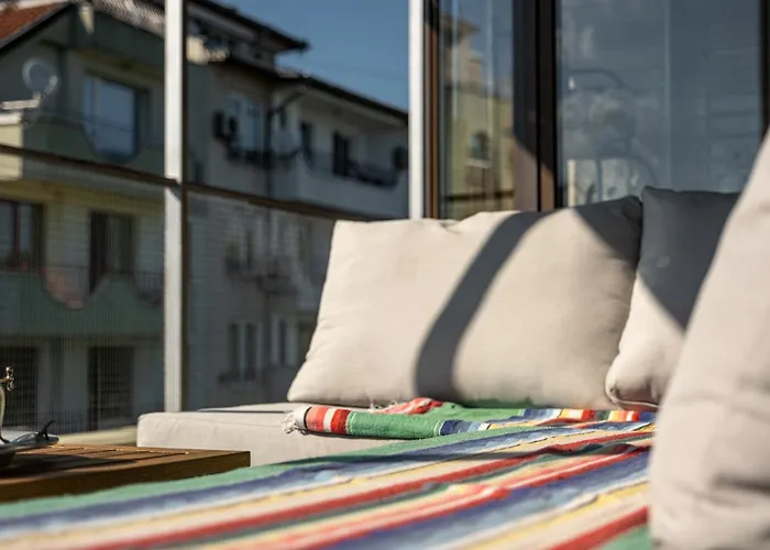 Historic Place With Paid Parking * וארנה