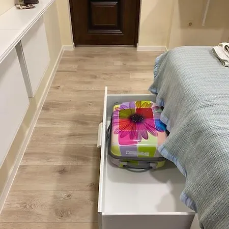 Historic Place With Paid Parking Apartment