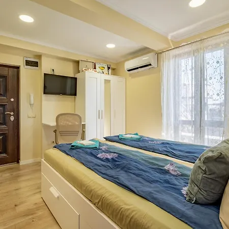 Historic Place With Paid Parking Apartment *