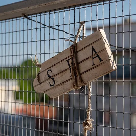 Historic Place With Paid Parking *