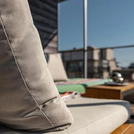 Apartment Historic Place With Paid Parking *