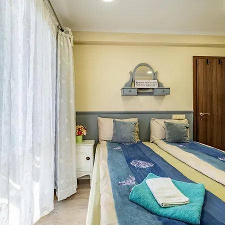 Apartment Historic Place With Paid Parking *