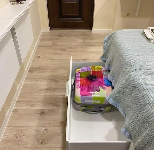 Historic Place With Paid Parking Daire