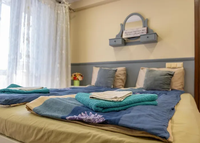 Historic Place With Paid Parking Apartament